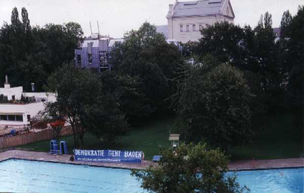 Das große Schwimmbecken im Prinzregentenstadion vor dem Umbau zum 25-m-Becken